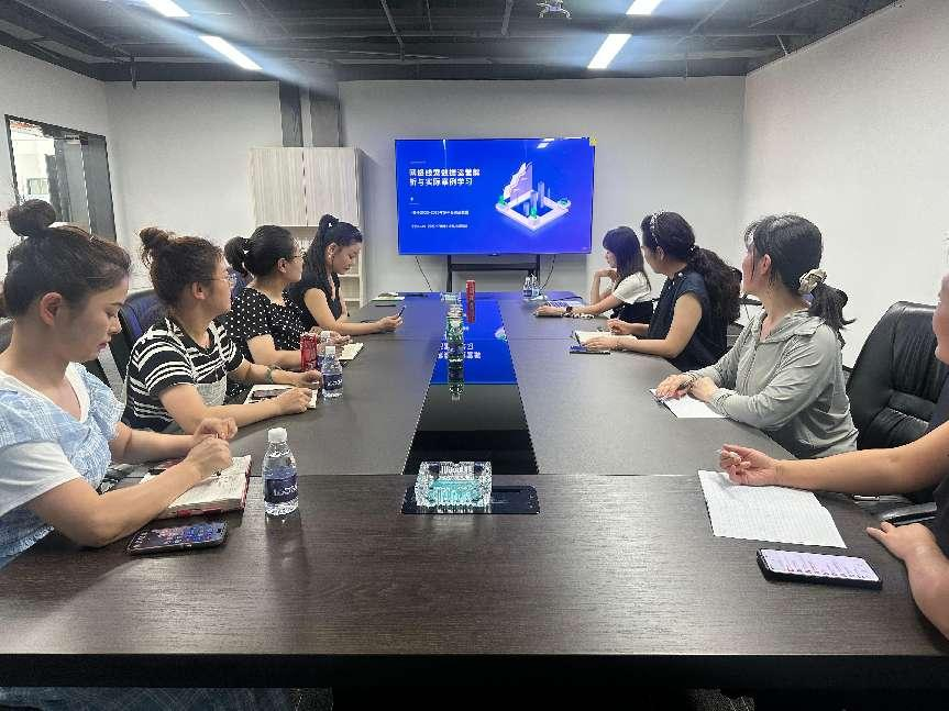 建華文創(chuàng)集團(tuán)浙皖兩地招商團(tuán)隊(duì)開展新媒體平臺招商工作交流提升會