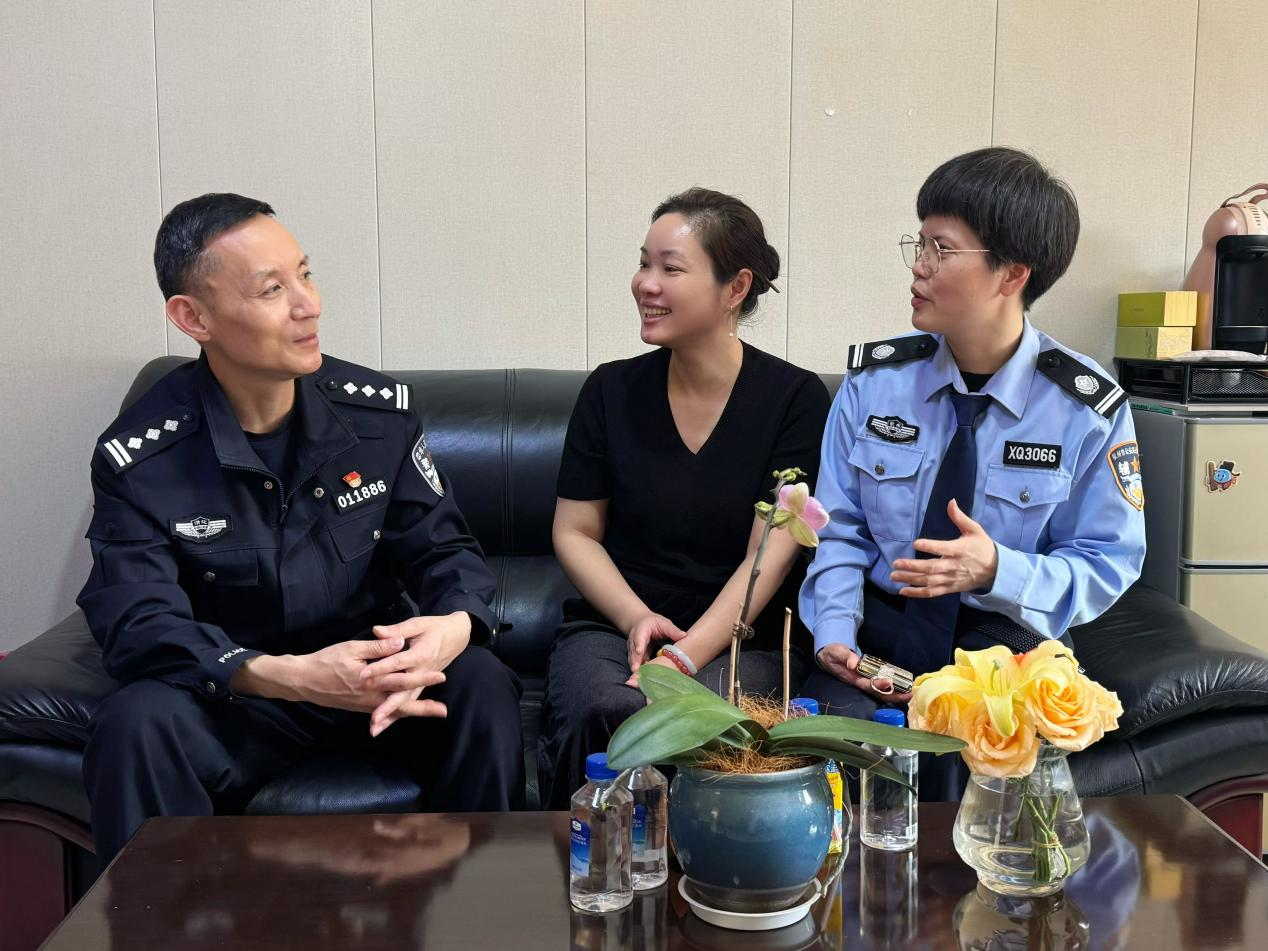 拱墅區(qū)大關(guān)中隊攜手錢江商城共筑交通安全防線?