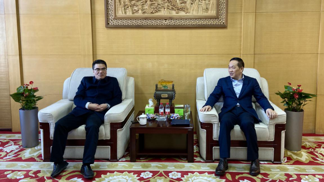 拱墅區(qū)委常委、統(tǒng)戰(zhàn)部部長王書評蒞臨集團(tuán)慰問走訪