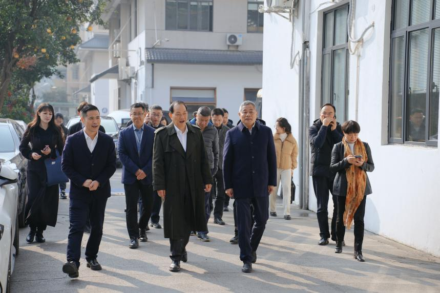 市政協(xié)黨組副書記、副主席許明一行赴律威調(diào)解中心調(diào)研