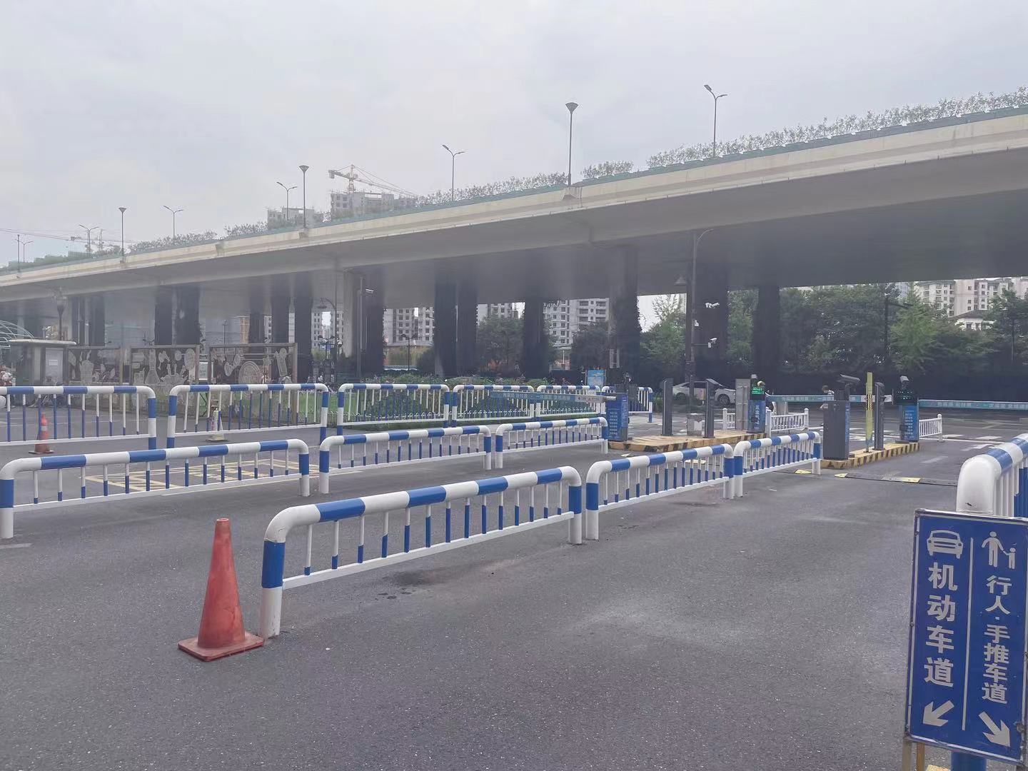 變廢為寶，水晶城開展道閘護(hù)欄改造