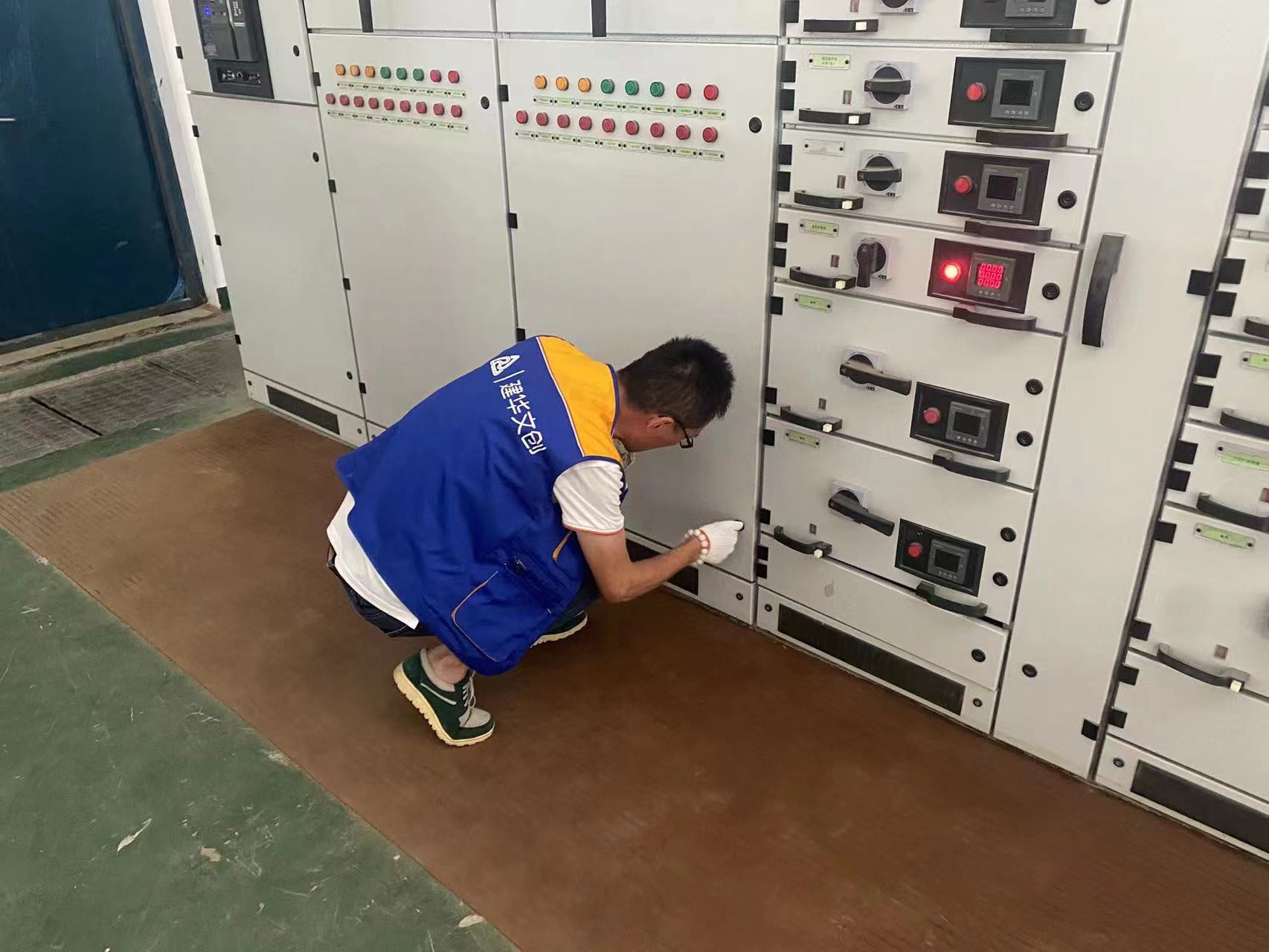 “夏季用電需謹(jǐn)慎，園區(qū)把關(guān)無隱患” ——建華文創(chuàng)集團(tuán)開展用電安全檢查工作