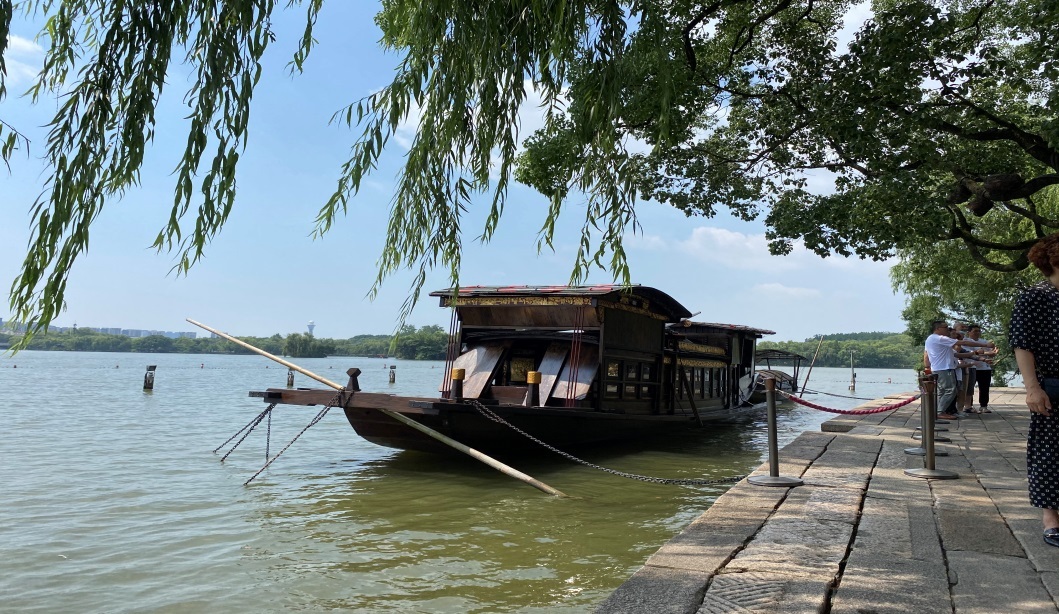 參加集團(tuán)黨員生活主題活動有感