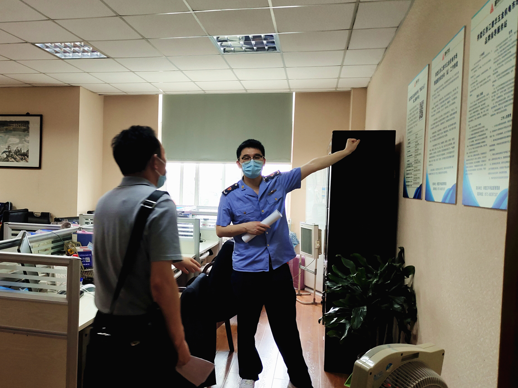 建華市場(chǎng)迎接“五化”提升改造驗(yàn)收