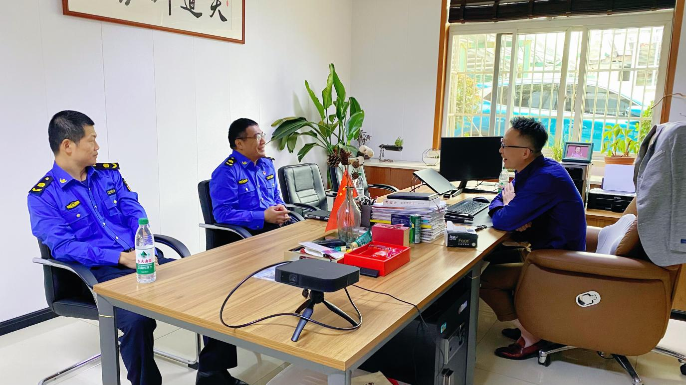 履新訪企聽(tīng)心聲！大關(guān)執(zhí)法中隊(duì)拜訪錢江商城共商發(fā)展