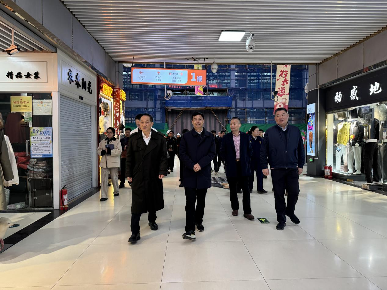 拱墅區(qū)區(qū)長(zhǎng)敖煜新前往錢江商城 開展安全生產(chǎn)檢查工作