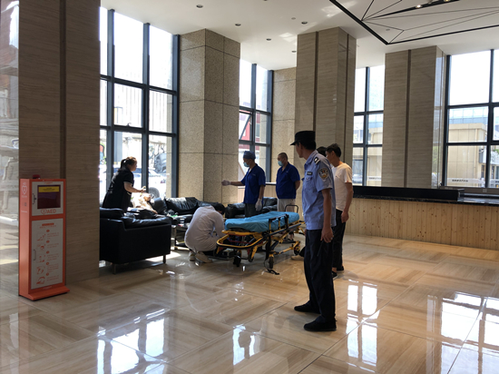  用愛(ài)傳遞溫暖 用心守護(hù)安全