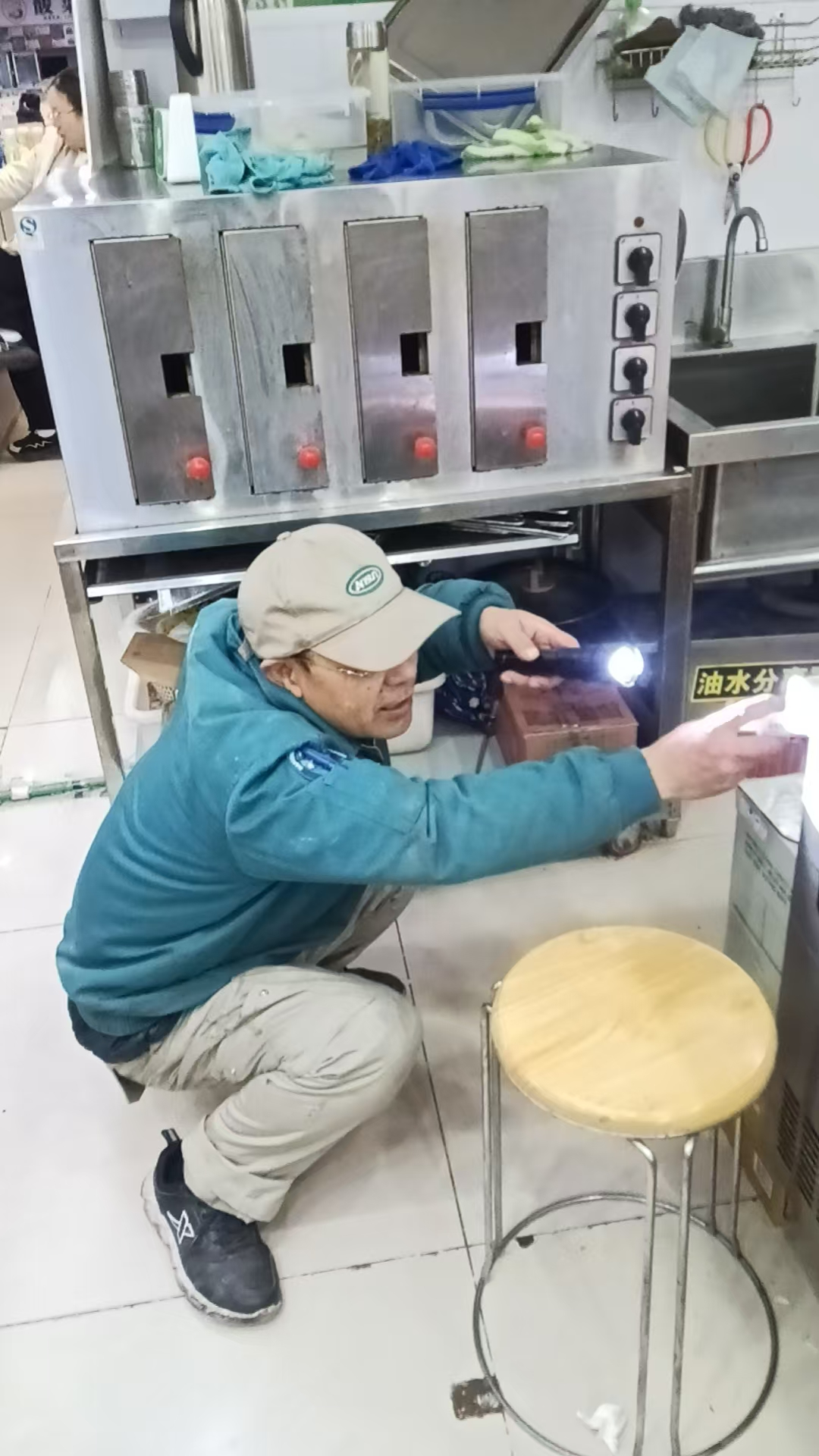 專業(yè)除四害，守護(hù)美食天地