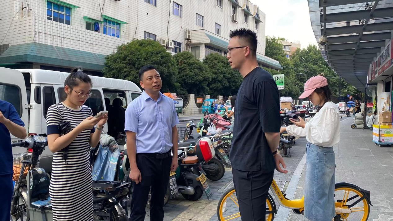 大關(guān)街道走訪錢(qián)江商城檢查安全生產(chǎn)工作