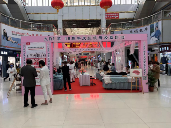 巧手刺繡助力防疫 同心協力戰(zhàn)疫情