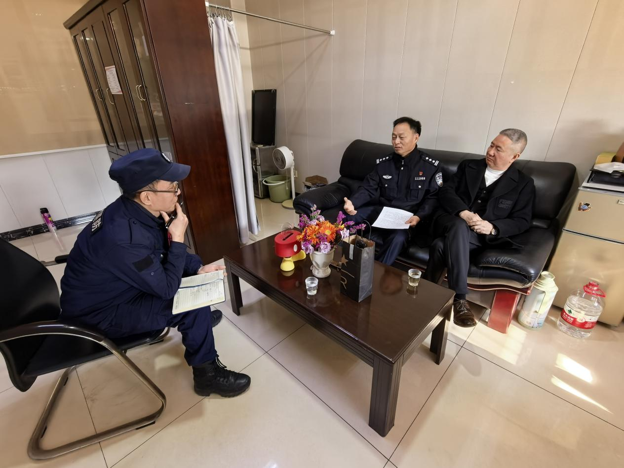 錢江商城統(tǒng)籌推進(jìn)2026年警務(wù)安保工作 多方聯(lián)動筑牢堅實安全防線。