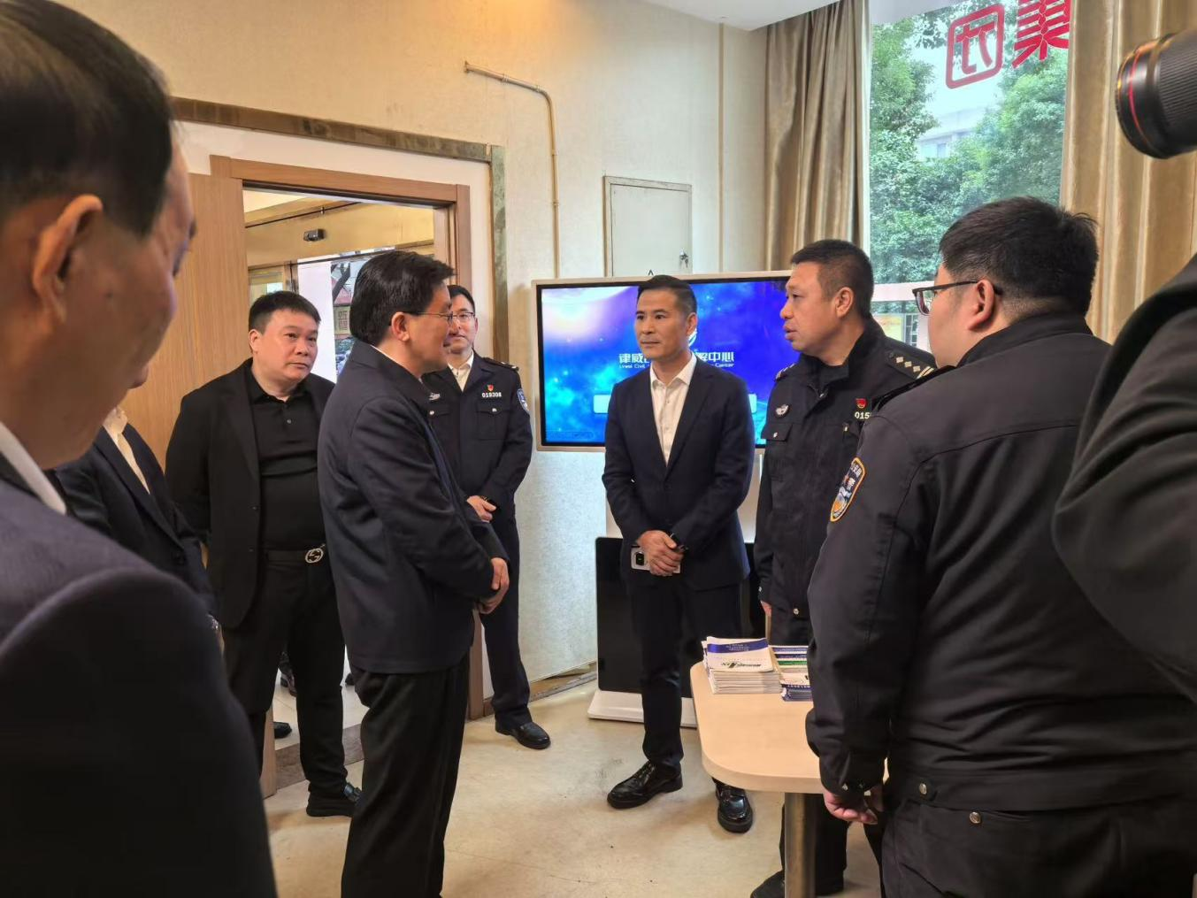 市委副書(shū)記、政法委書(shū)記馬小秋赴建華五金市場(chǎng)調(diào)解工作站調(diào)研指導(dǎo)