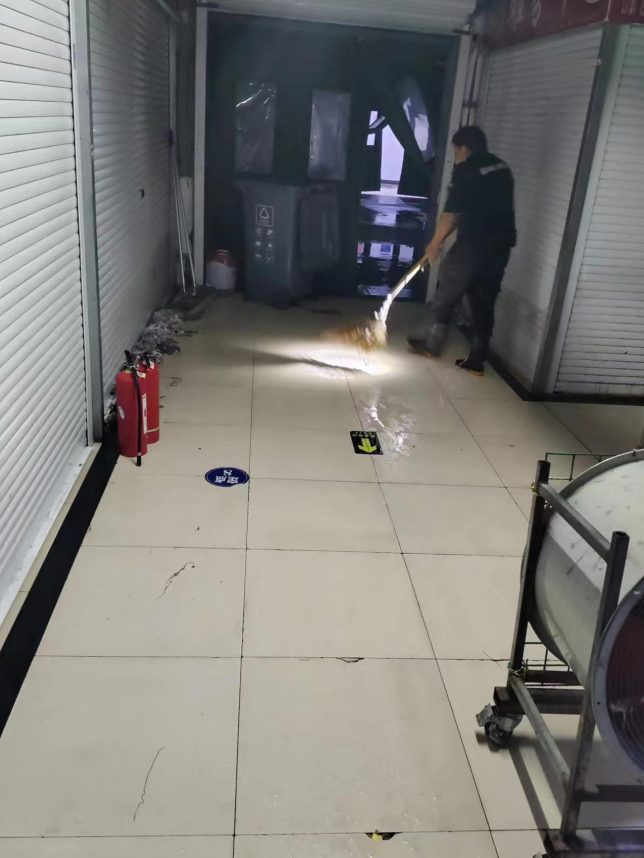 迎戰(zhàn)暴雨，錢江商城打好排水防汛攻堅戰(zhàn)