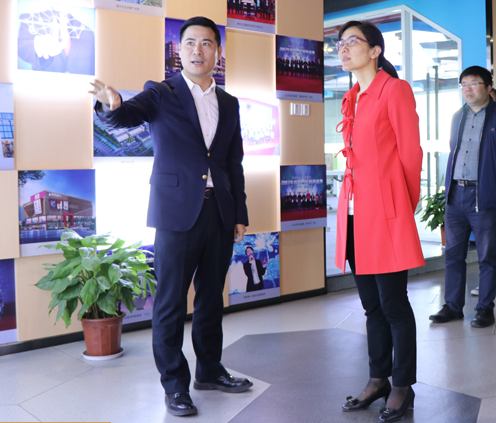 20170414拱墅區(qū)委常委、組織部長虞文娟調(diào)研集團黨建工作 (1).png